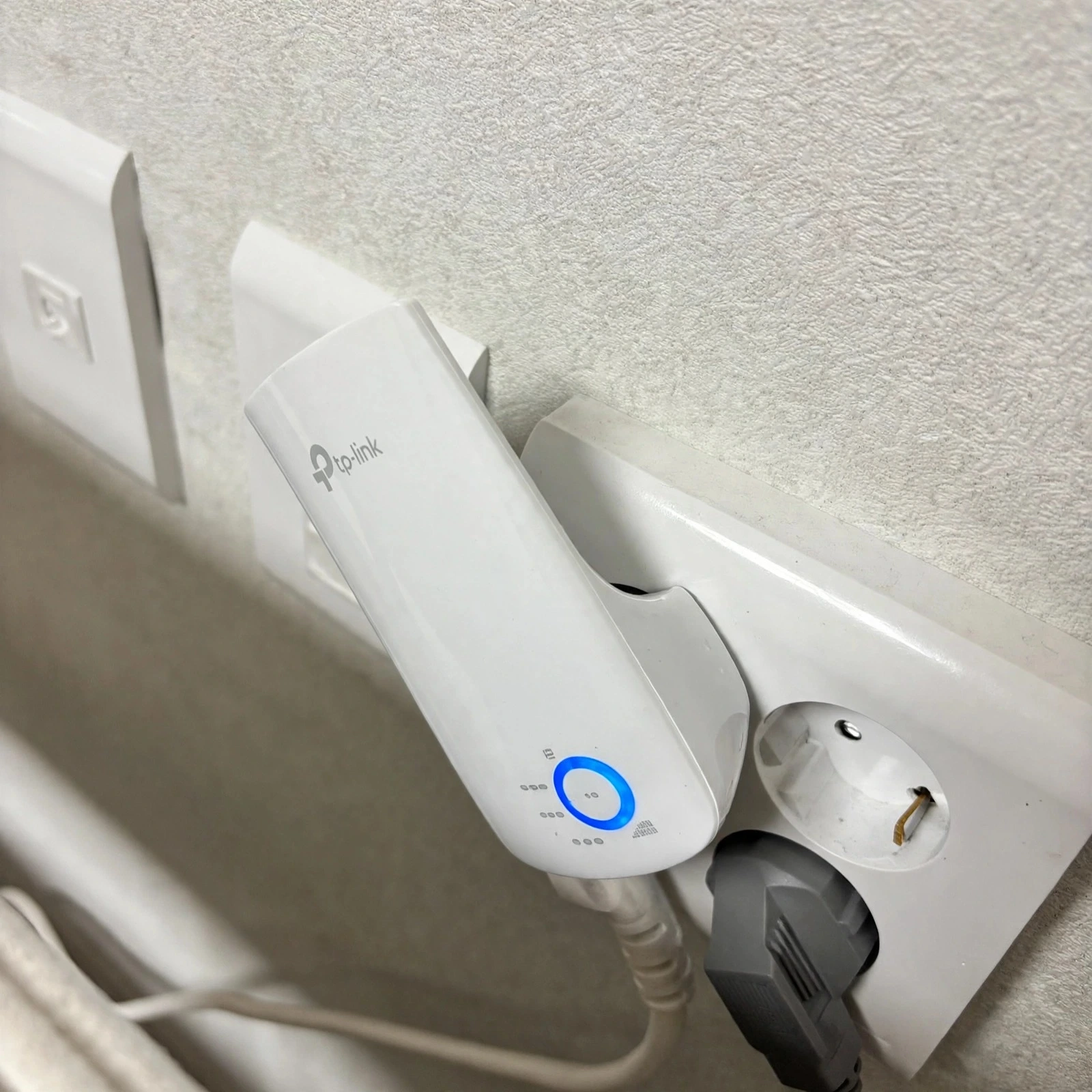 방만 들어가면 와이파이 끊김? 속 터지는 음영지역 1만 원대로 종결!티피링크 TL-WA850RE 와이파이 증폭기솔직 리뷰